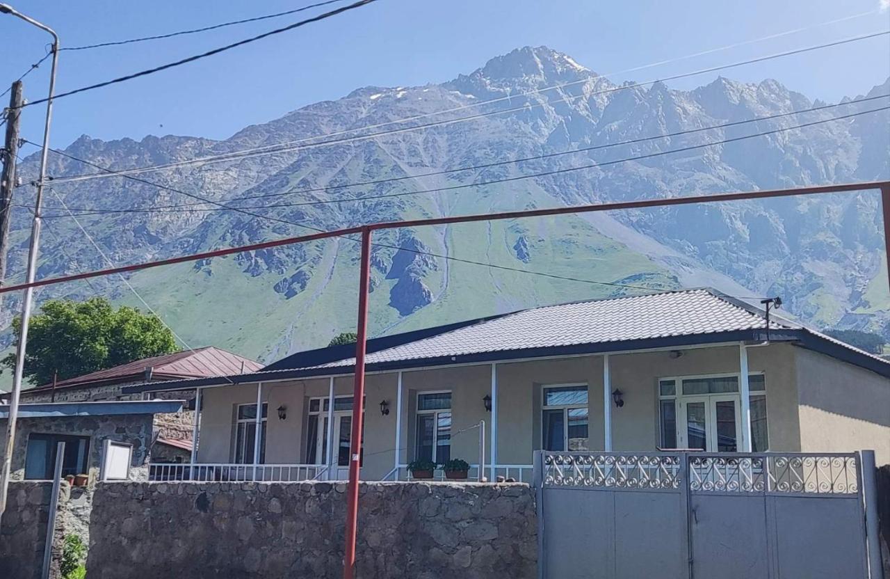 Guest House Lela Rezo คัซเบกี ภายนอก รูปภาพ